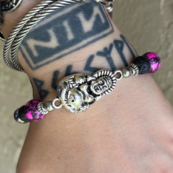 🔴❌ SALE ! red dot items are 2 for $25 . Bundle more than 3 and its $10 each 🙂 - Picture 13 of 13